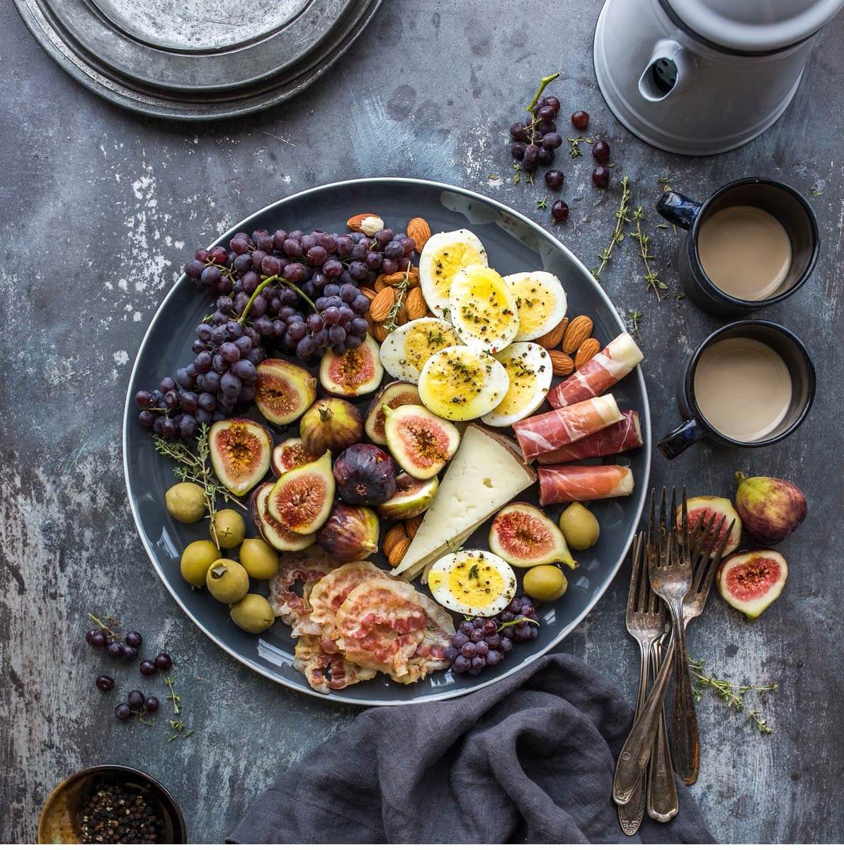 essen auf Teller präsentiert, lecker Essen schmeckt gut 